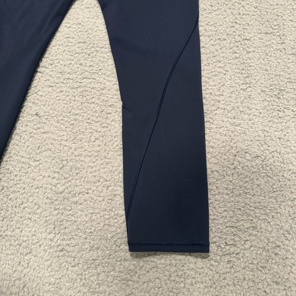 Lululemon Size 8 In Movement Crop Leggings Everlux Hi-Rise 23" Inseam True Navy - Picture 5 of 8